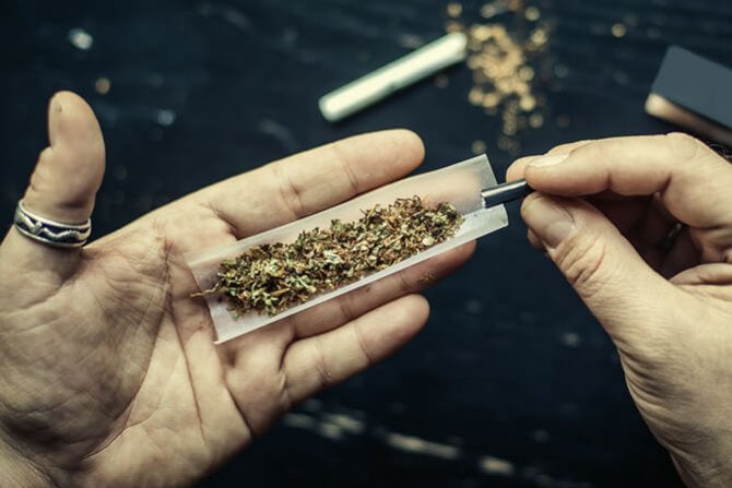 Jardinería y fumeteo 🍁 🚬